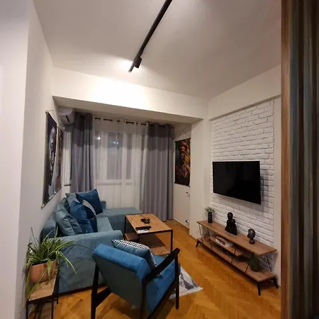 Riverside Apartment *